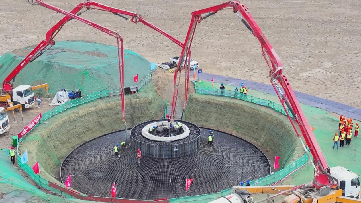 ͼΪӢ��365��˾����ľ��100��ǧ�߷����Ŀ���ھ���װ��������������������